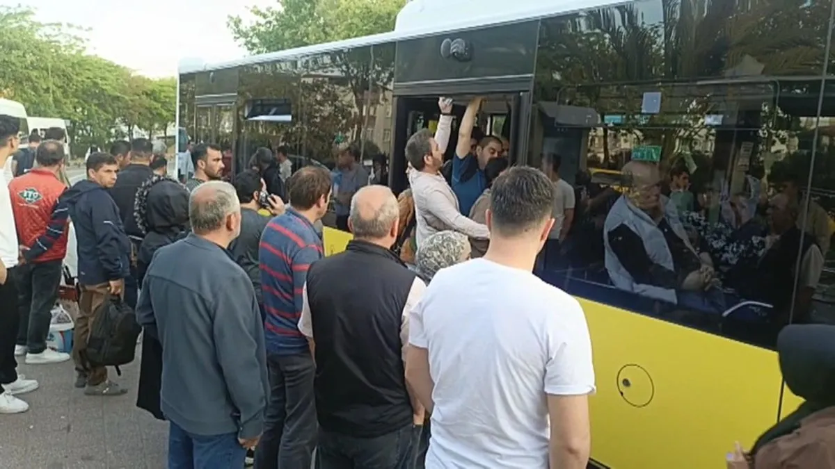 Son dakika: İstanbul'da özel halk otobüsleri kontak kapattı! İBB halkı yine yolda bıraktı! Vatandaş isyan etti...