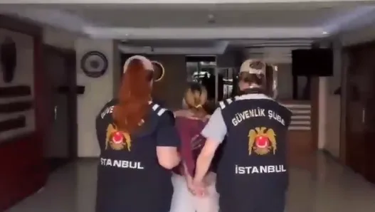 sanal-medyada-kin-kusmustu-basortululer-imha-edilsin-diyen-kadin-gozaltina-alindi-1782135669740.png