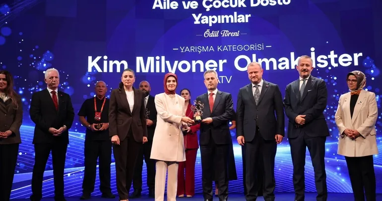 Kim Milyoner Olmak İster?e Aile ve Çocuk Dostu Yapım ödülü!