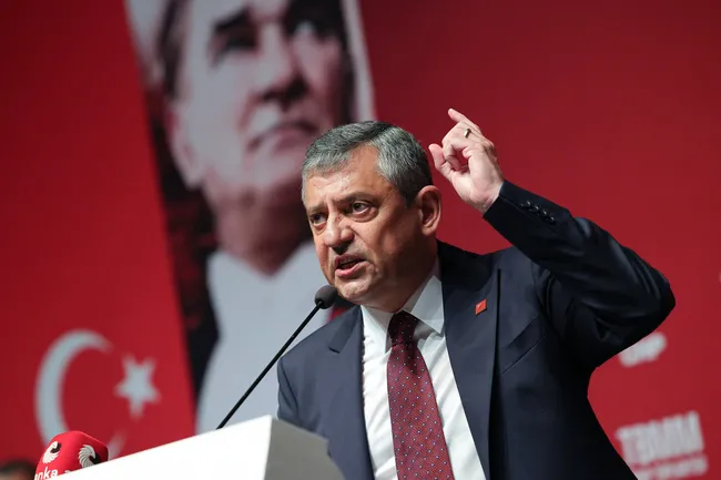 son-dakika-ozgur-ozelden-yeni-parti-aciklamasi-ismi-bile-belli-temmuz-sonu-agustos-basi-resmi-adim-atilir-1784105648852.jpg SON DAKİKA… Özgür Özel’den ‘yeni parti’ açıklaması! İsmi bile belli: