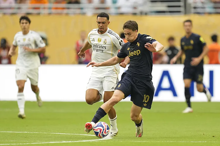 Milli futbolcu Kenan Yıldız resmen imzayı atıyor! 1 Son dakika transfer haberi: Milli futbolcu Kenan Yıldız resmen imzayı atıyor! Yeni kazancı dudak uçuklatacak...