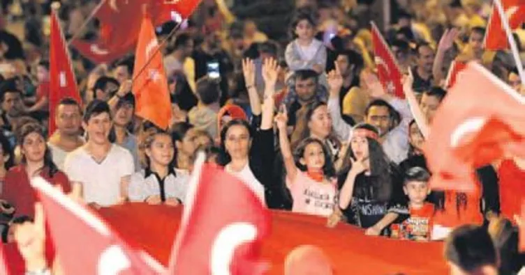 Millet FETÖ’ye dersini verdi