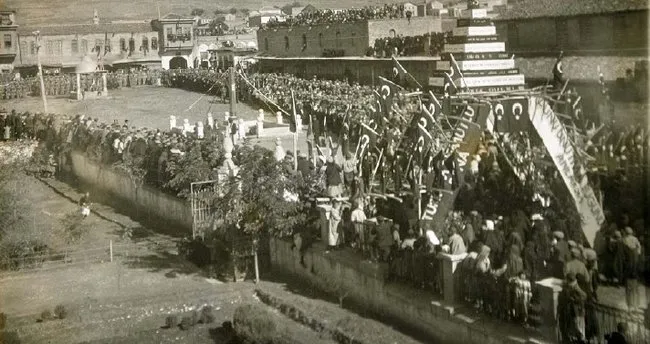 Bugün Gaziantep’in düşman işgalinden kurtuluşunun 98. yıl dönümü! 25 Aralık Antep’in kurtuluşu ile ilgili yazı, şiir ve resimler