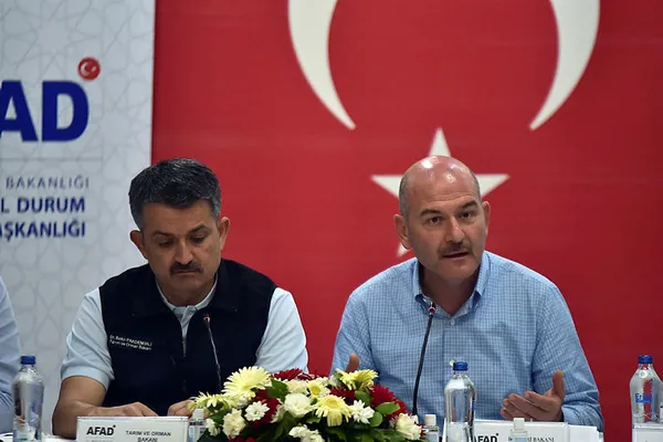Son dakika: Tarım ve Orman Bakanı Pakdemirli ve İçişleri Bakanı Soylu'dan yangınlarla ilgili flaş açıklamalar - 1