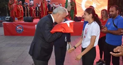 Kırıkkale'de vatandaşlar, 15 Temmuz 2016 ruhu ile meydanı doldurdu #kirikkale