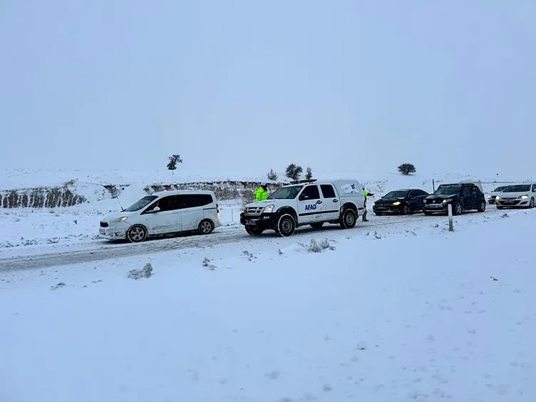 SON DAKİKA... Valilikler peş peşe açıkladı! Eğitime kar engeli: Niğde, Nevşehir, Ordu, Bolu...