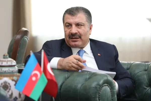 saglik-bakani-koca-azerbaycan-saglik-bakani-ile-bir-araya-geldi-1652796227124.jpeg