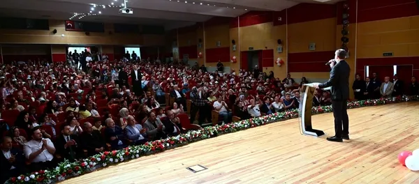 bahcelievler-belediyesi-geleneksel-bayramlasma-programinda-vatandaslarla-bulustu-1779995257307.jpg