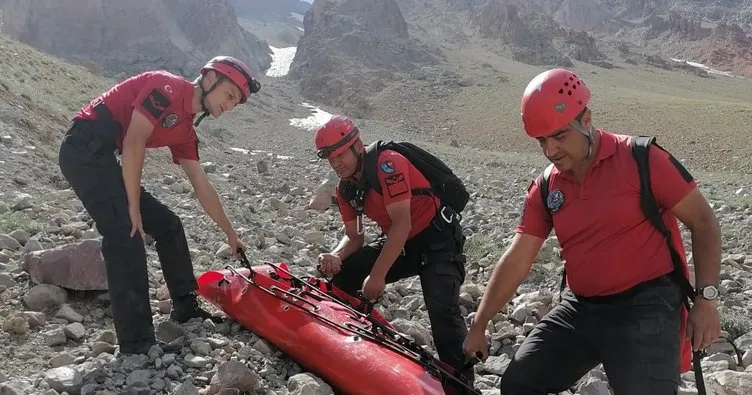 Erciyes’te yaralanan dağcıyı JAK Timi kurtardı