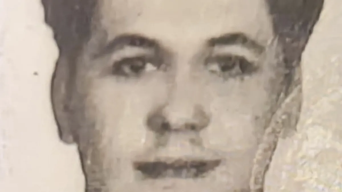 İnternetten tanışıp evine davet ettiği kişi tarafından bıçaklanarak öldürüldü İnternetten tanışıp evine davet ettiği kişi tarafından bıçaklanarak öldürüldü