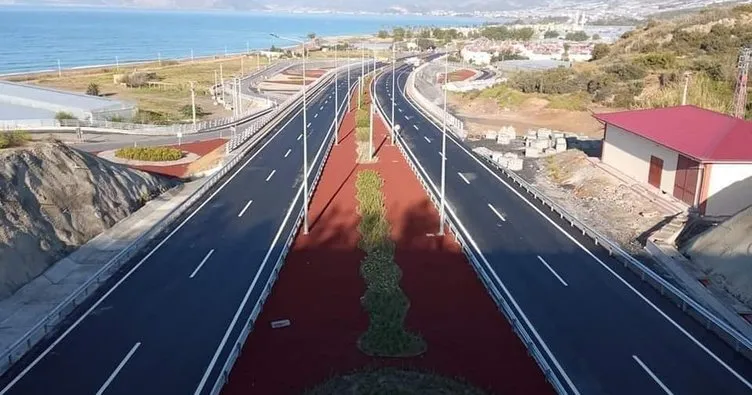 Akdeniz sahil yolu projesinin en zor etabı tamamlandı
