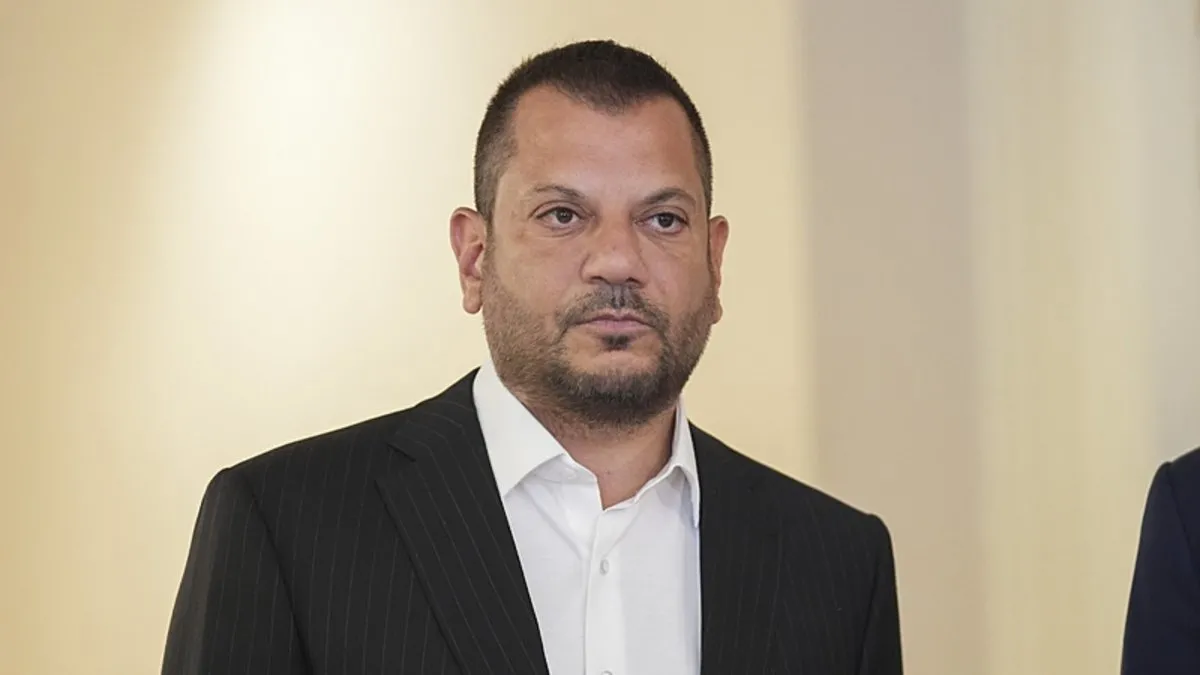 Trabzonspor, eski yöneticilerini “TS Black Card” kampanyasına desteğe davet etti Trabzonspor, eski yöneticilerini “TS Black Card” kampanyasına desteğe davet etti