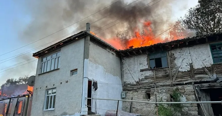 Amasya’da yangın: 4 ev kül oldu!