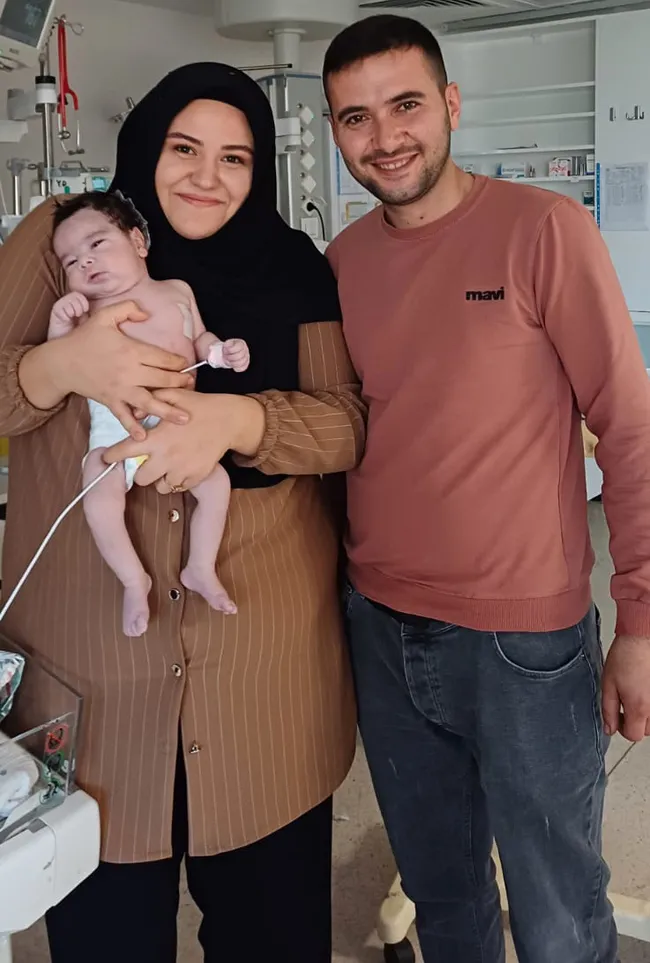 konyadaki-feci-kazada-oksijen-tupu-patlayinca-3-aylik-mustafa-bebek-hayatini-kaybemisti-bebegimizi-ilk-kez-kuc-1743429933812.jpg