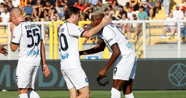 Napoli, evinde Lecce'ye 4 attı
