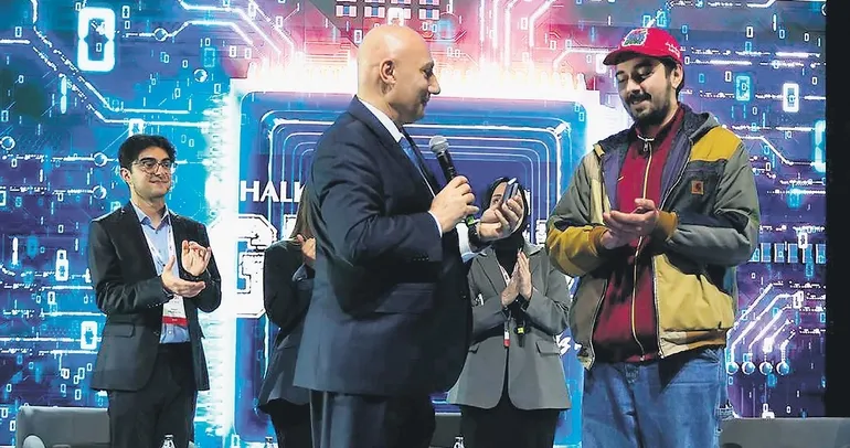 İş kuracak gençlere teminatsız kredi