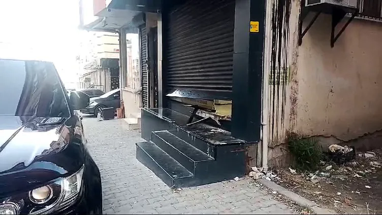 Yer İstanbul Esenyurt: 200 kiloluk kasayı bakın nasıl çaldılar!