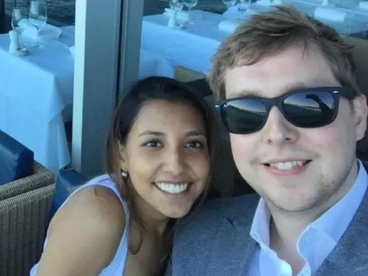 Uçak düşerken evlilik teklif etti