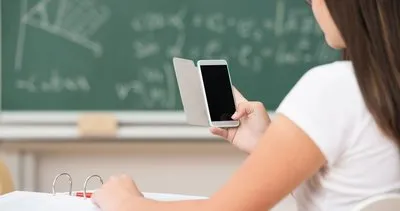 MİLLİ EĞİTİM BAKANLIĞI AÇIKLADI! Okullara cep telefonu götürmek artık yasak mı olacak? Yeni eğitim döneminde okullarda ve sınıfta telefon kullanmak yasak mı, telefon kullanımına kısıtlama mı gelecek?