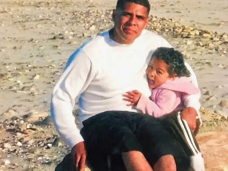 Amerikan polisinin 'Göz bebeği' kadın polis bir adamı vurarak öldürdü!