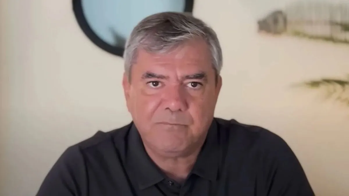 Muhalif Yılmaz Özdil’den CHP’li isimlere “besleme” benzetmesi: “Muhalif medya tıs, sustu” Muhalif Yılmaz Özdil’den CHP’li isimlere “besleme” benzetmesi: “Muhalif medya tıs, sustu”