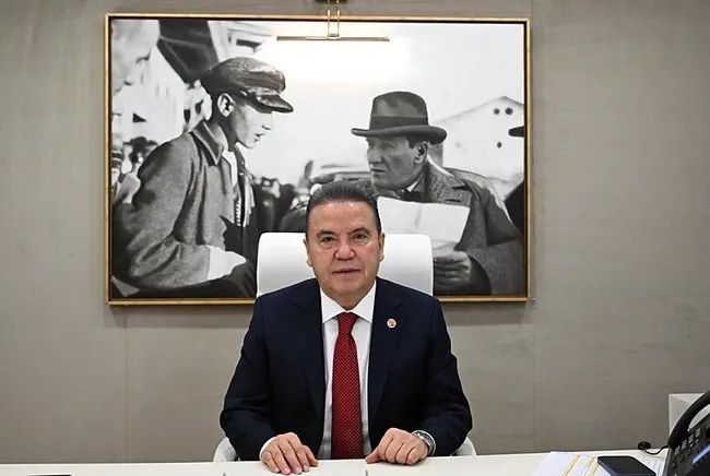 SON DAKİKA... Antalya’daki rüşvet soruşturmasında yeni gelişme! Muhittin Böcek’in oğlu Gökhan Böcek tutuklandı