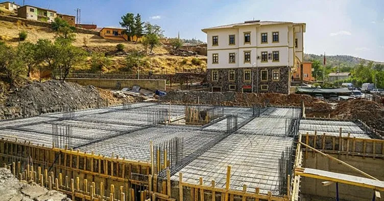 Doğanyol ilçesinde Kültür Merkezi inşaatı devam ediyor