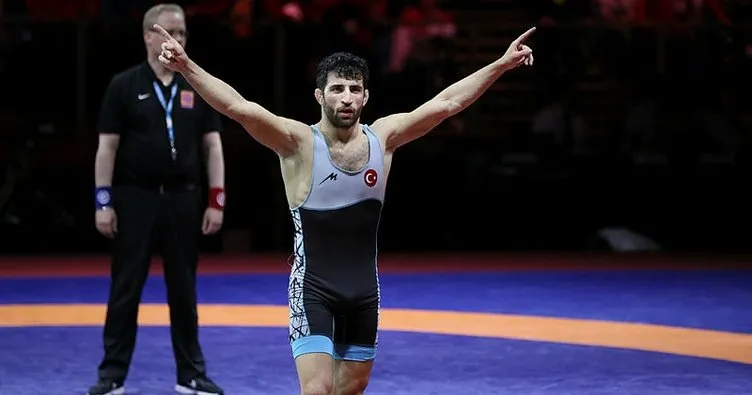 Murat Fırat, Avrupa Güreş Şampiyonası’nda altın madalya kazandı