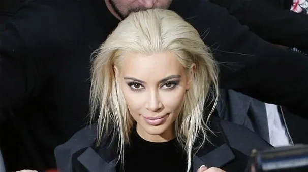 Kim Kardashian saçını yine boyattı