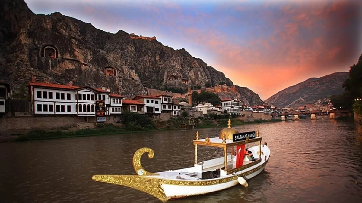 İngiliz The Guardian Türkiye'yi ziyaret eden turistlerin hayranlıklarını anlattı