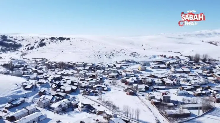 Dondurucu soğukta yapımı saatlerce süren 'tel helvası' dakikalar içinde tüketiliyor | Video