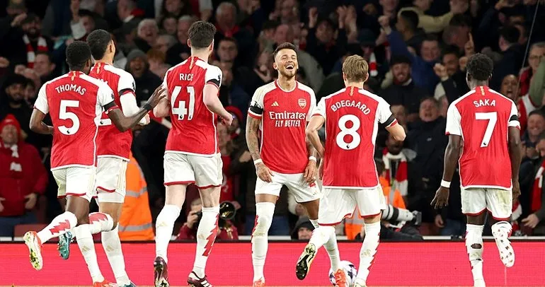 Premier Lig’deki Londra derbisinde lider Arsenal, Chelsea’yi 5-0 yendi