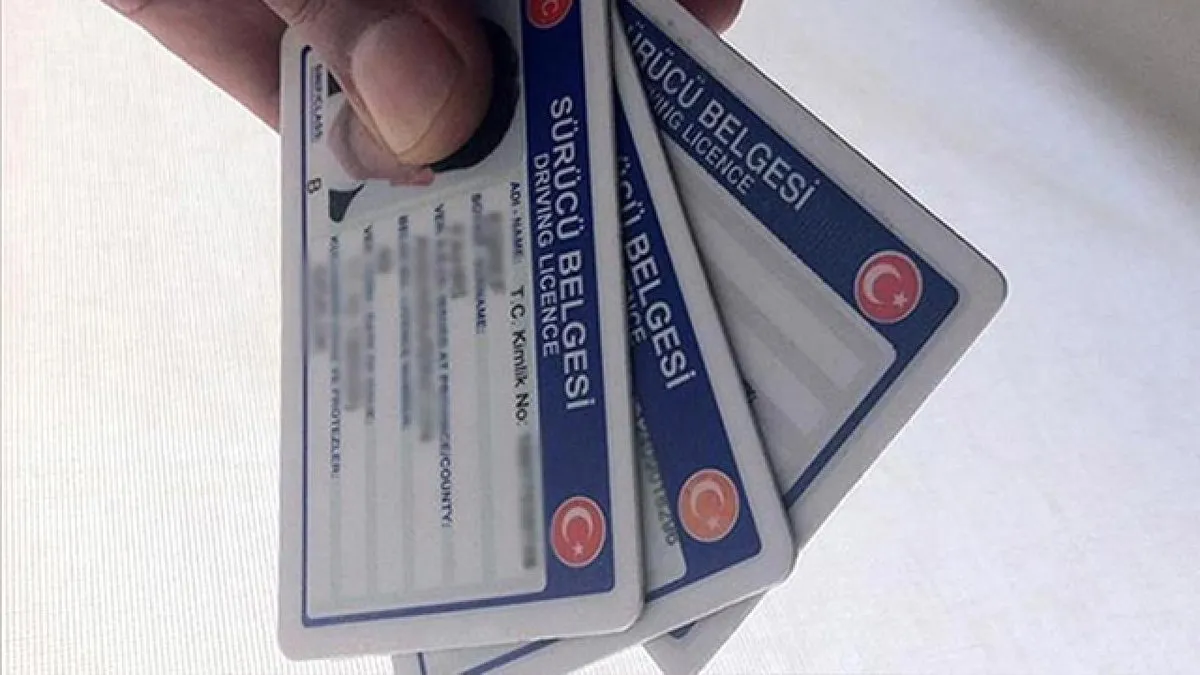 Ehliyet yenileme için son 2 gün: 15 TL yerine 7 bin 438 TL ödenecek! Ehliyet yenileme için son 2 gün: 15 TL yerine 7 bin 438 TL ödenecek!