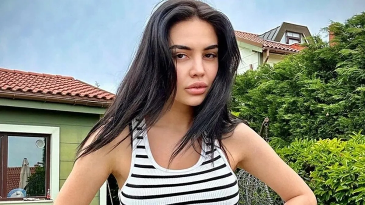 Fenomen Ece Ronay’a soruşturma! TSK sözleri tepki çekti Fenomen Ece Ronay’a soruşturma! TSK sözleri tepki çekti