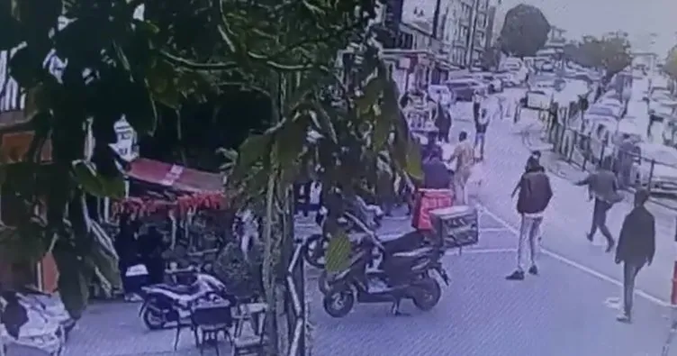 Bakırköy Adliyesi önünde 2 kişinin yaralandığı kavganın görüntüleri ortaya çıktı