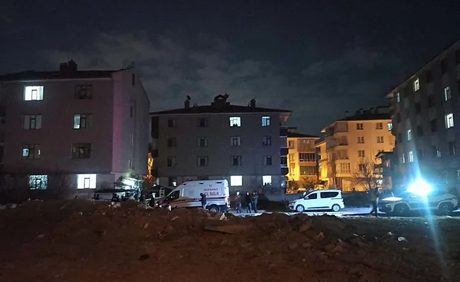 cocuklari-gorme-bahanesiyle-eve-gitti-esini-oldurup-canina-kiydi-1741642290503.jpeg