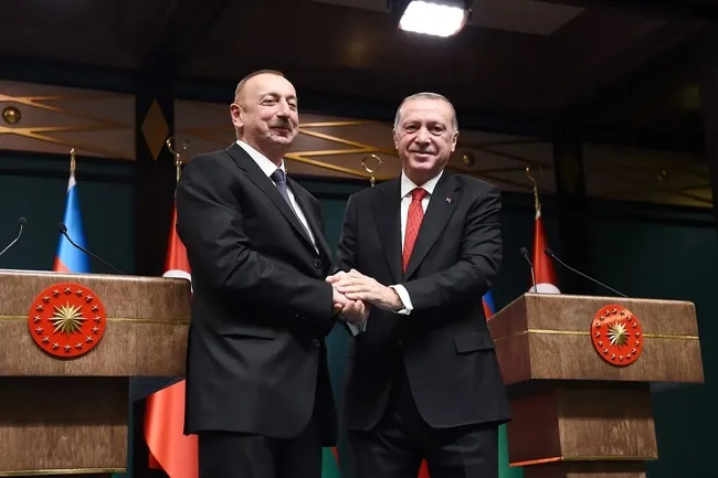 baskan-erdogandan-diplomasi-trafigi-pes-pese-kritik-temaslar-1772821193375.jpeg Başkan Erdoğan’dan diplomasi trafiği: Peş peşe kritik temaslar!