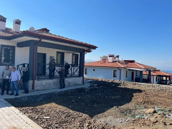 elazig-seyhhaci-koyunde-19-deprem-konutu-hak-sahiplerine-teslim-edildi-1792676864549.jpg