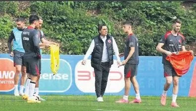 MURAT ÖZBOSTAN / Takımı da hocayı da artık yıpratmayın!