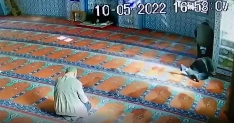 Son nefesini camide namaz kılarken verdi