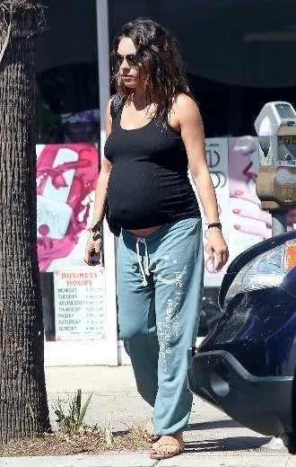 Mila Kunis en çok tartışılan hamile ünlü
