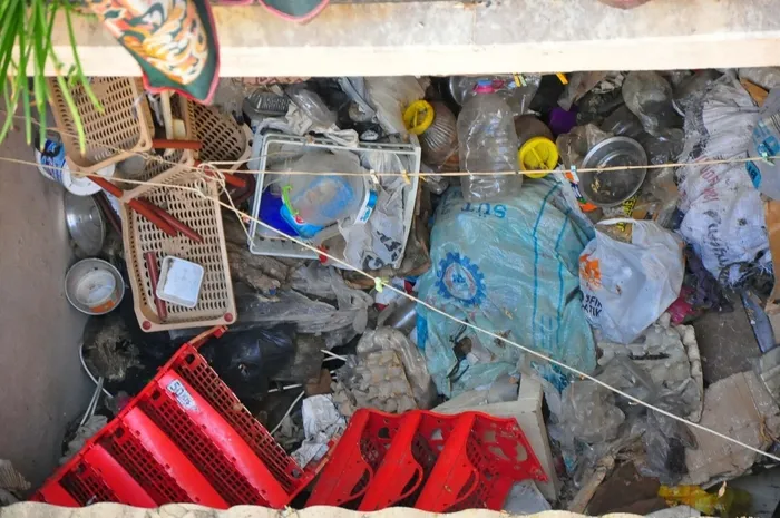 manisada-apartmandakilerden-cop-ev-tepkisi-1788266004926.jpg