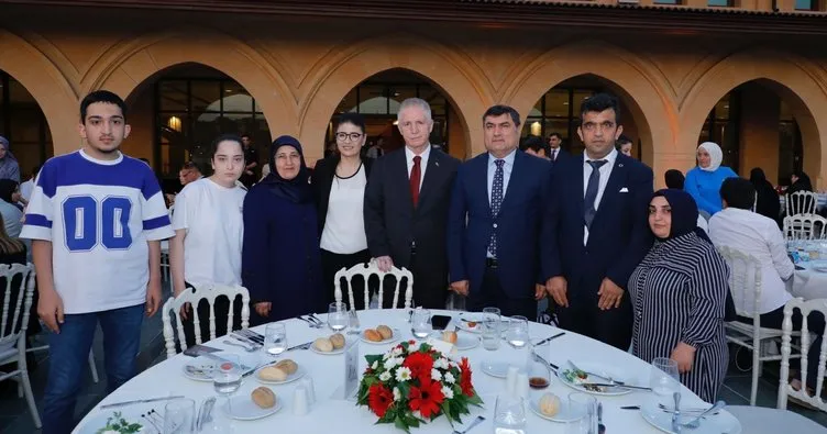 İstanbul Valisi Gül şehit yakınlarıyla akşam yemeğinde buluştu