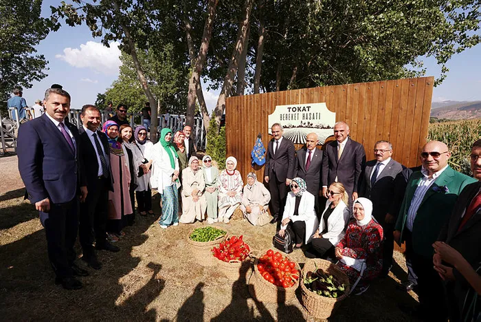 emine-erdogan-fast-food-kulturu-soframizi-tehdit-ediyor-1661664501864.jpg