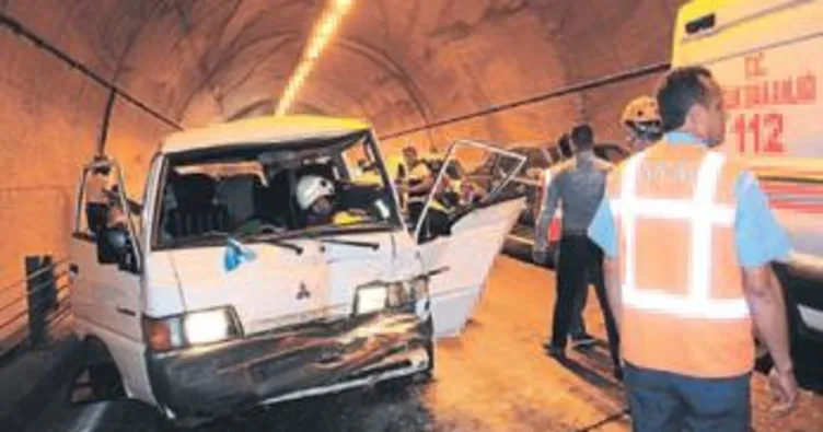 Turistler tünelde ölümden döndü