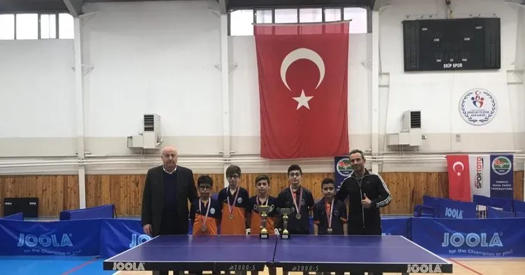 Medeniyet Okulları Masa Tenisi Küçük Erkekler İl Şampiyonası finalinde şampiyon oldu