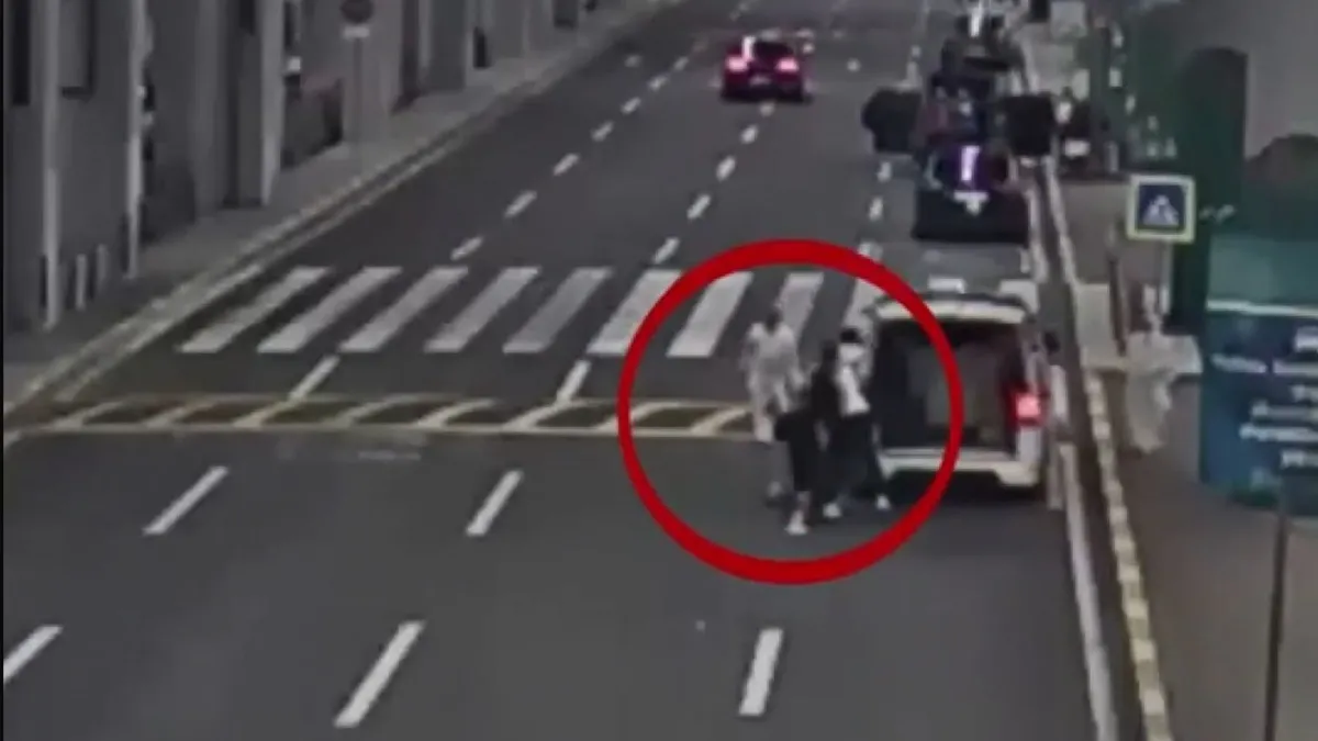 İstanbul Havalimanı'nda polis operasyonu ve gözaltına alınan şüpheliler.