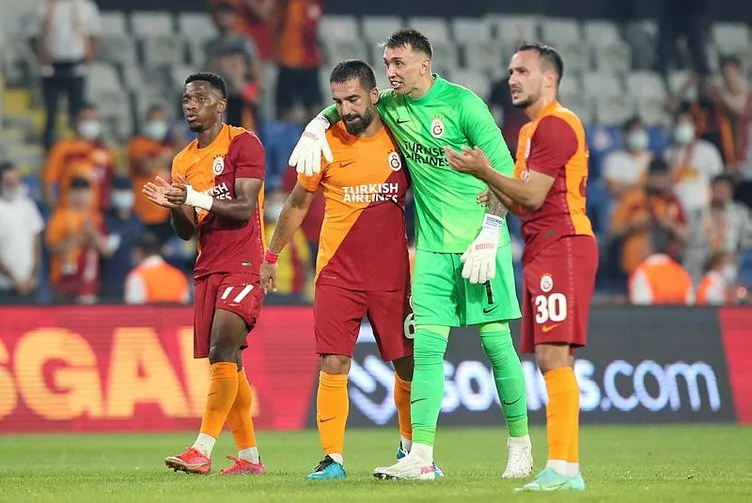 SON DAKİKA: O penaltıdan sonra Morutan inadı kırıldı imza için İstanbul’a geliyor! Terim iki ismin biletini kesti...