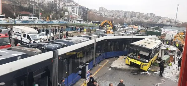 İETT otobüsü ile tramvay çarpıştı: 33 Yaralı - Resim : 2