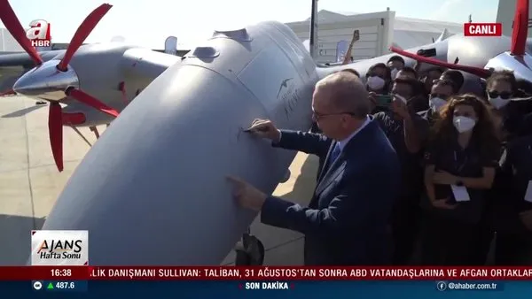 Başkan Erdoğan, Bayraktar Akıncı TİHA'yı böyle imzaladı | Video